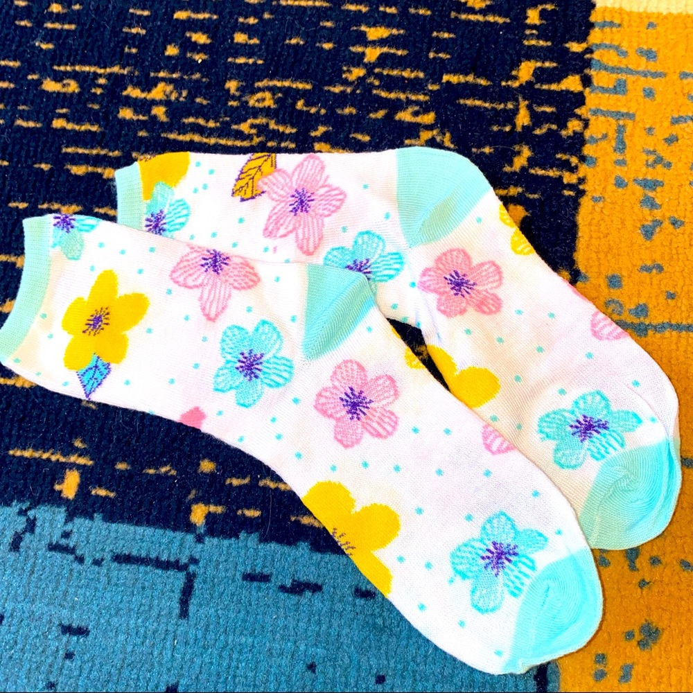 Womens/Kids Flower Socks!